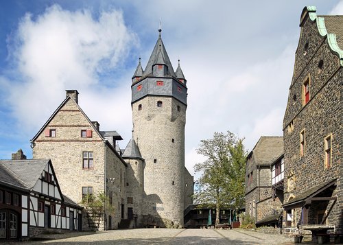 Kostenfreier Eintritt in den Museen der Burg Altena, im Deutschen Drahtmuseum und in der Luisenhütte Balve-Wocklum ab Donnerstag, 25. April. Foto: Stephan Sensen/Märkischer Kreis