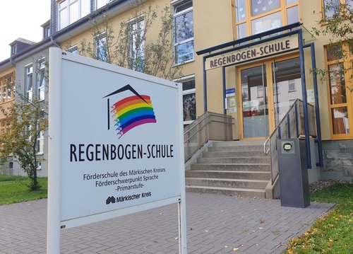 Auch unabhängig vom Rechtsanspruch auf einen OGS-Platz ab dem Jahr 2026 hat die Regenbogenschule in Hemer zu wenig Platz. Foto: Alexander Bange / Märkischer Kreis