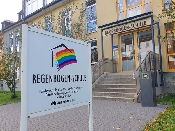 Auch unabhängig vom Rechtsanspruch auf einen OGS-Platz ab dem Jahr 2026 hat die Regenbogenschule in Hemer zu wenig Platz. Foto: Alexander Bange / Märkischer Kreis