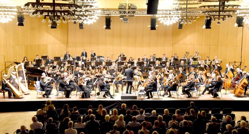 Großes Orchester: Das Märkisches Jugendsinfonieorchester profitiert seit zehn Jahren von der Patenschaft mit der Philharmonie Südwestfalen, Foto: Christoph Haupt