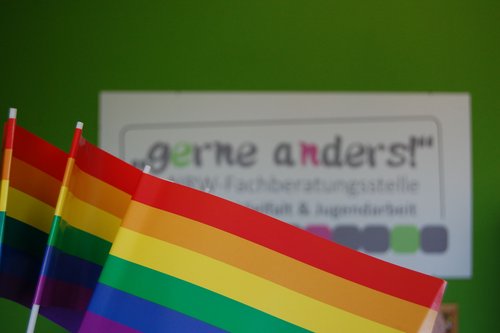 Mit dem Bildungsplan Seminar „Wie ein Kreis im Meer von Quadraten“ nimmt die Jugendbildungsstätte des Märkischen Kreises das Thema junge LSBTI* (Lesben, Schwule, Bisexuelle, Trans*- und Inter*) in den Blick. Foto: Korten/Märkischer Kreis