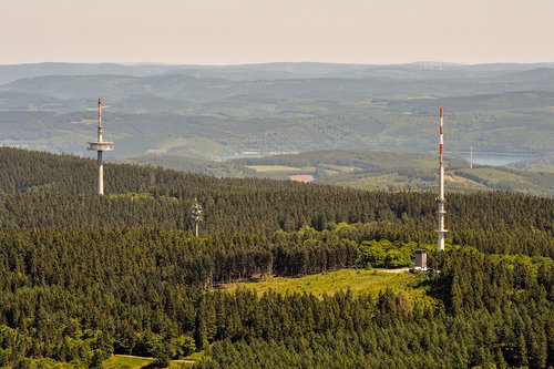 Der Naturpark Sauerland Rothaargebirge lädt am Sonntag, 13. Oktober, zu einer Fitnesswanderung „Hoch zur Nordhelle“ ein. Symbol-Foto: Guido Raith / Märkischer Kreis