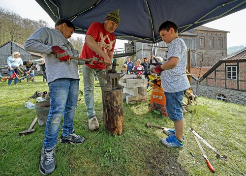 Jetzt für den Schmiede-Workshop für Kinder und (Groß-)Eltern an der Luisenhütte anmelden! Foto: Stephan Sensen/ Märkischer Kreis