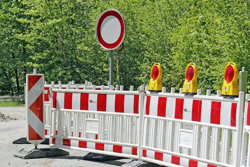 Die K12 zwischen Balve und Mellen wird ab Montag, 8. April, voll gesperrt. Dort finden dann eine Fahrbahnsanierung und Böschungssicherungsmaßnahmen statt. Eine Umleitung wird eingerichtet. Symbolfoto: Hannah Heyn / Märkischer Kreis