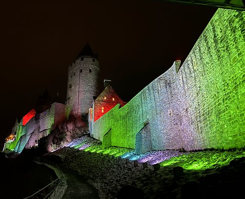 Die Burg Altena wird am 17. März in Grün erstrahlen. Foto: Alexander Bange / Märkischer Kreis